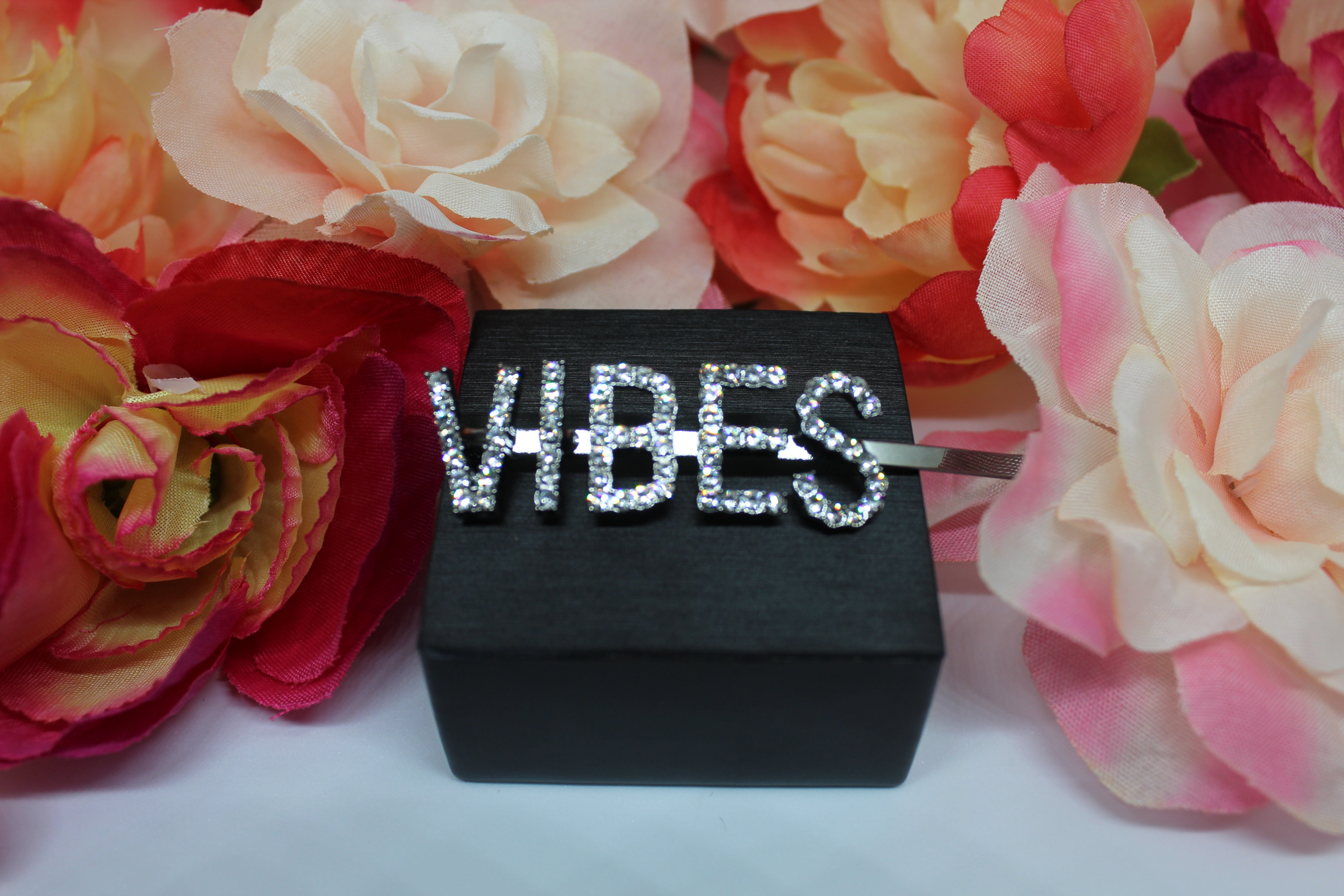 VIBES Hair Pin